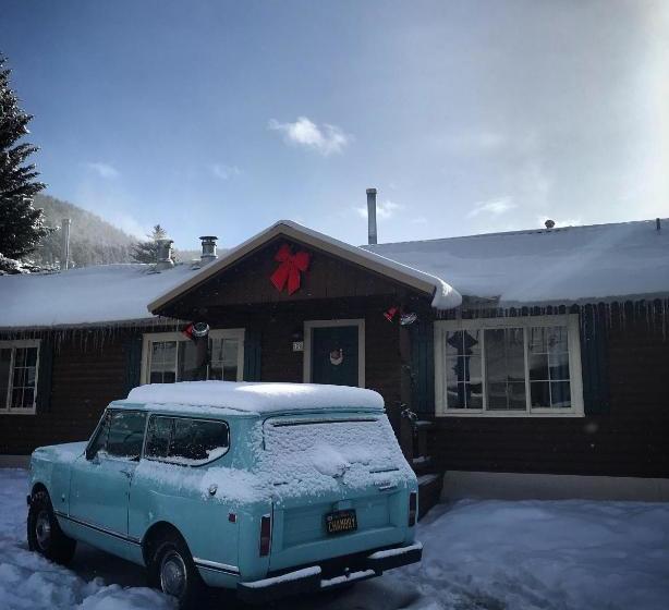 فندق Three Bears Lodge