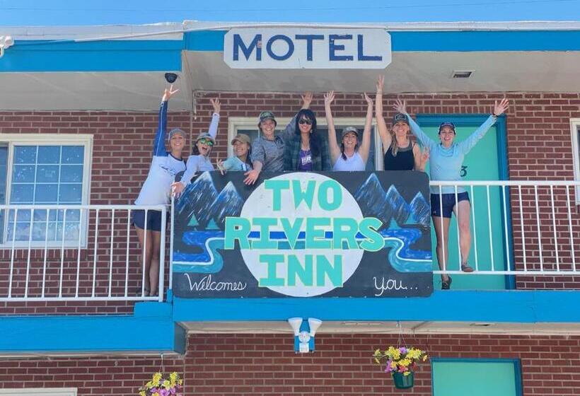 모텔 Two Rivers Inn
