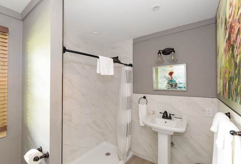 旅馆 The Inn At Warm Springs