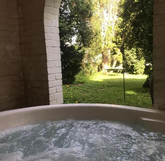 مبيت وإفطار Chilton House Suites