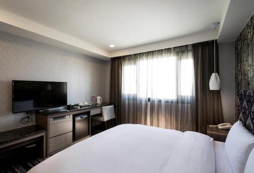 هاستل Jung Zaw Bussiness