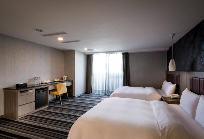 هاستل Jung Zaw Bussiness