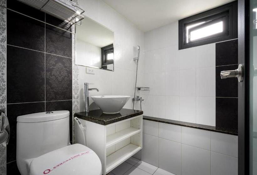 هاستل Jung Zaw Bussiness