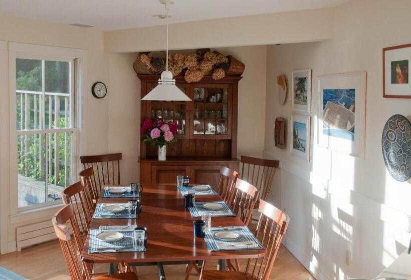 Coveside Bed & Breakfast