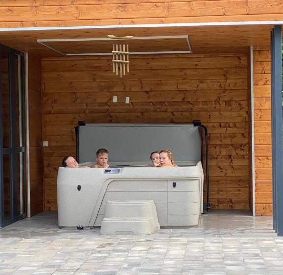 膳宿费 Mohácsi Wellness Vendégház és Lovasklub