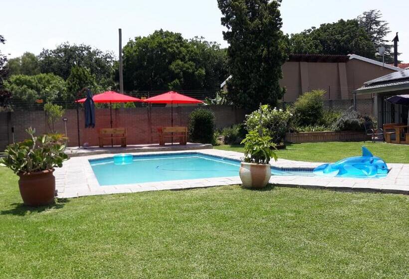 بنسيون 8 Ibis Lane Guest House