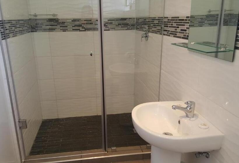 بنسيون 8 Ibis Lane Guest House