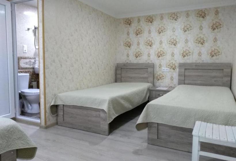 پانسیون Lakeside Green Balcony Home