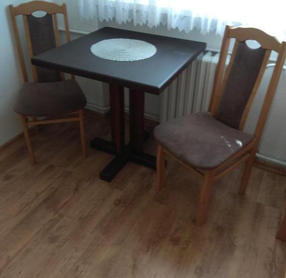 پانسیون Restaurace Alvi