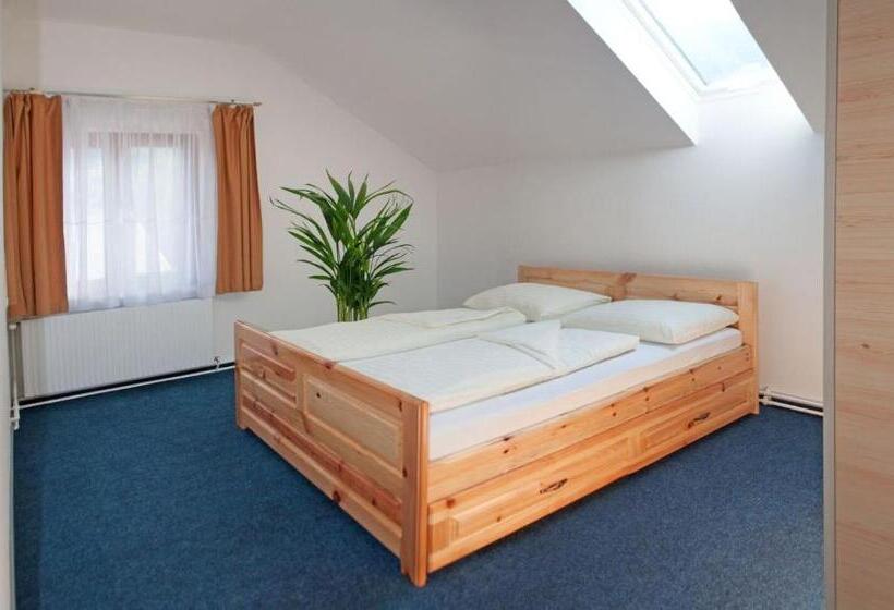旅馆 Gasthaus Pension Goldeck