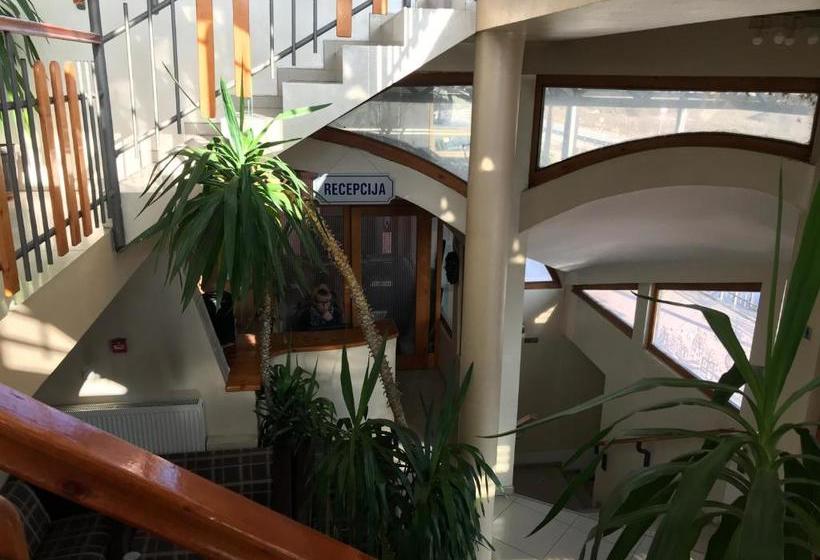 هاستل Zormaris M