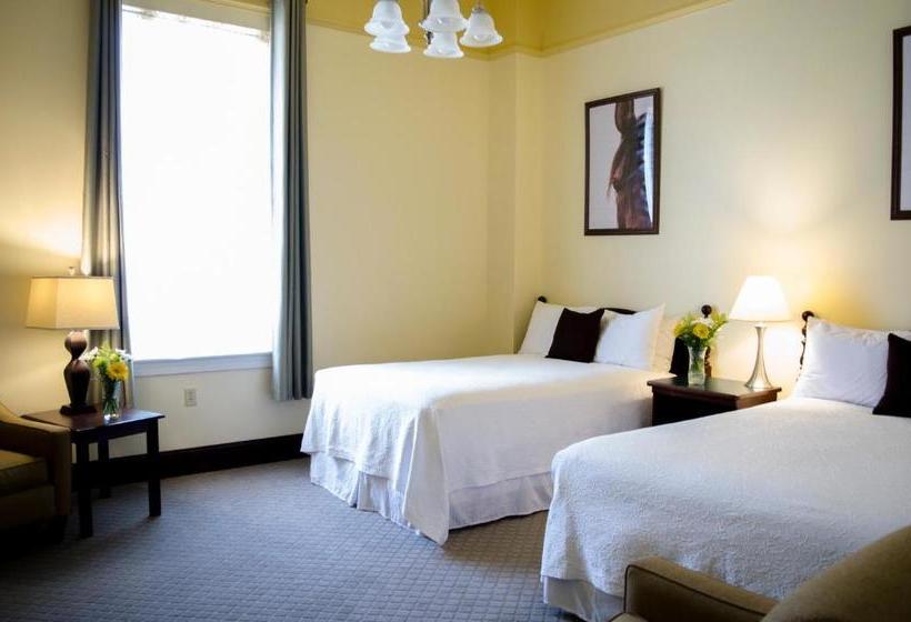 酒店 Sheridan Livery Inn & Restaurant