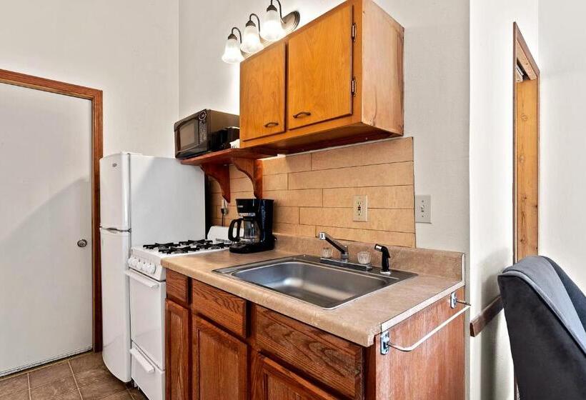 مُتل Harney Camp Cabins