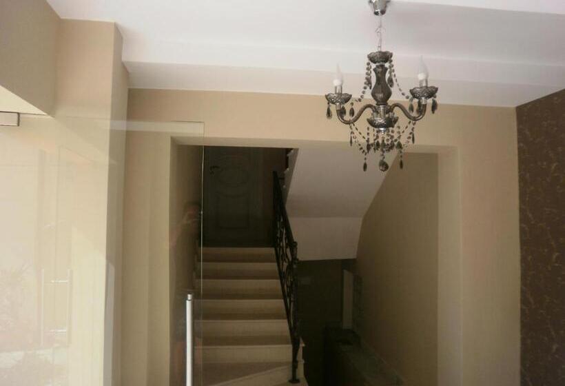 پانسیون Guest House Adriya