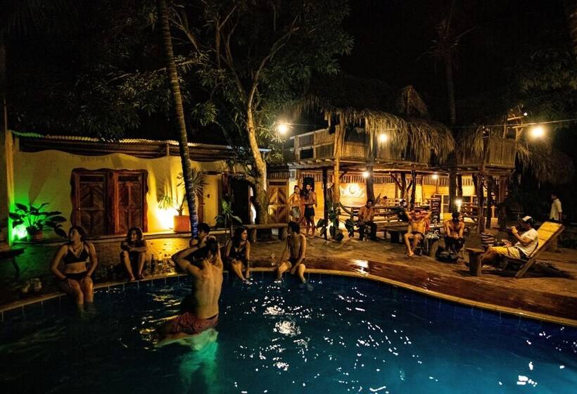 هاستل Kanta Sana