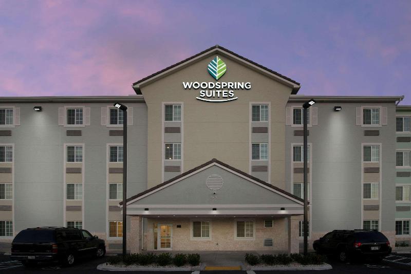 בית מלון כפרי Woodspring Suites Miami Southwest
