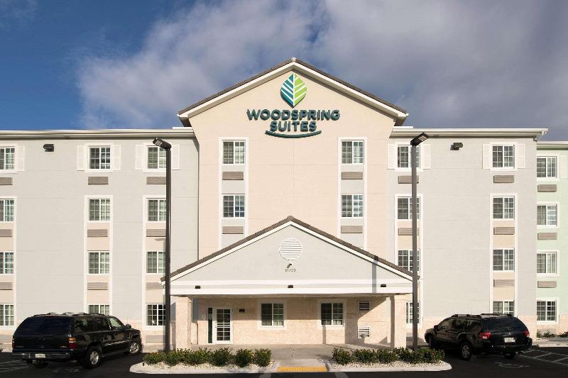 בית מלון כפרי Woodspring Suites Miami Southwest