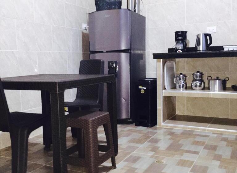 پانسیون Casa Helga A Dos Cuadras De La Basílica, Casa Entera Con Jardín Amplio, 6 Habitaciones, 5 Baños, Coc