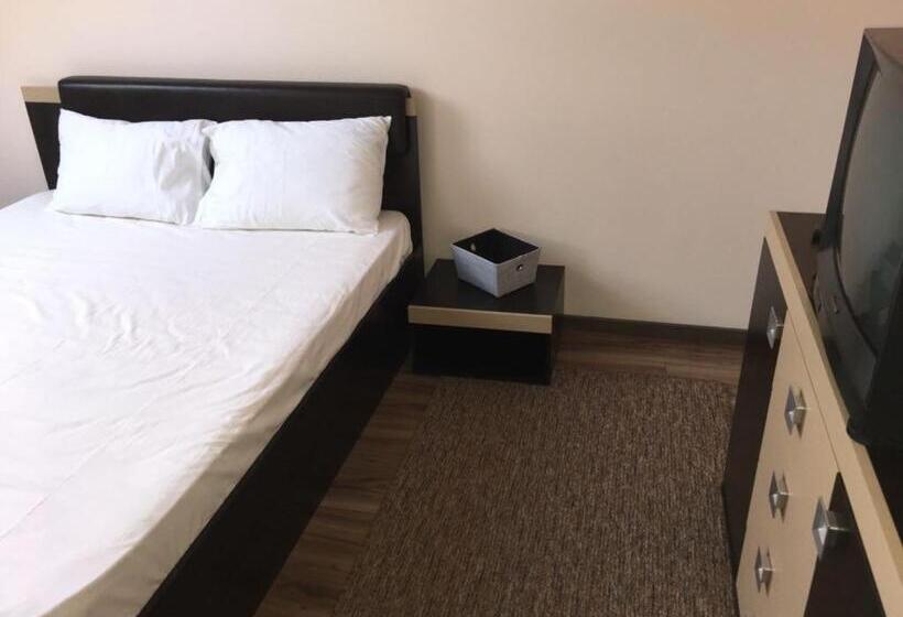 پانسیون Step Inn