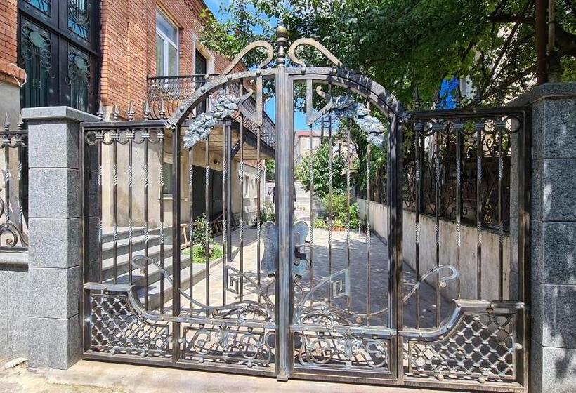 پانسیون Guest House Panda