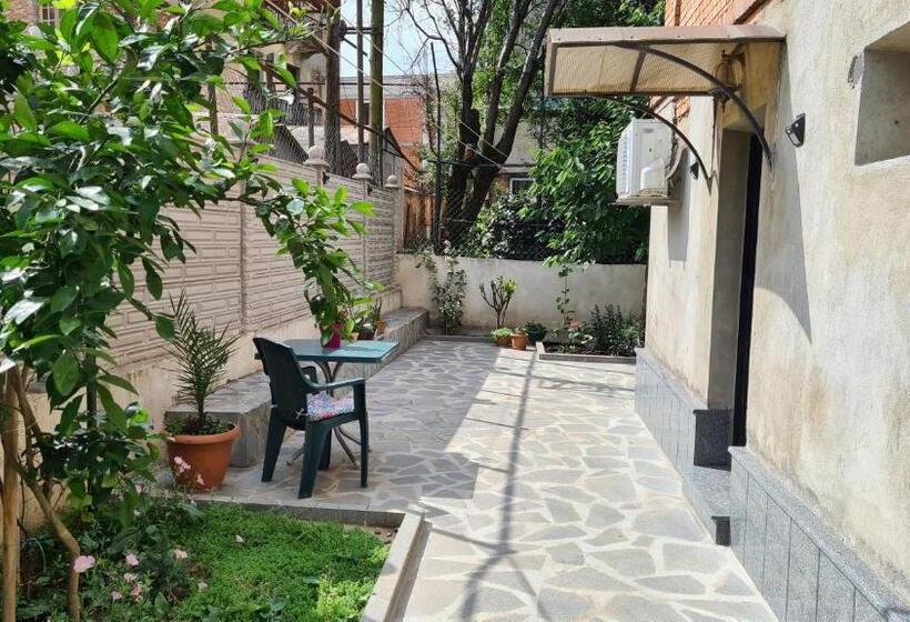 پانسیون Guest House Panda