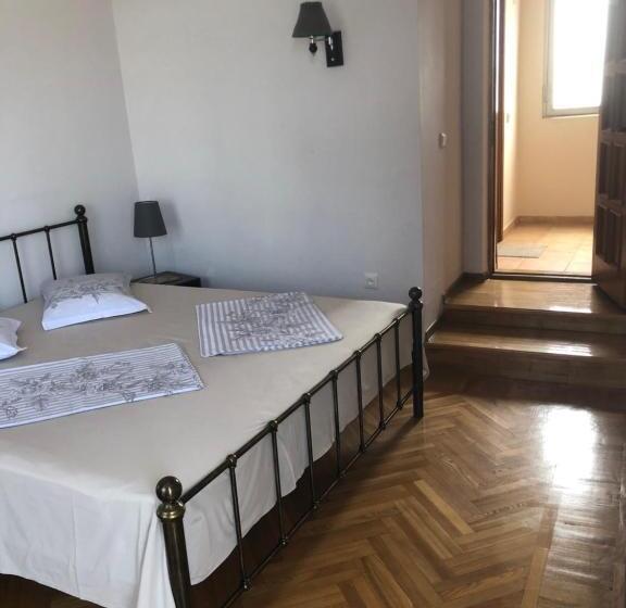Pension Cozy Guest House In Old Batumi