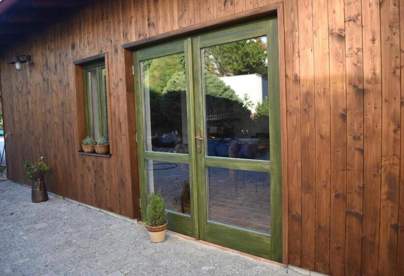 پانسیون 1st Republic Villa   Adults Only