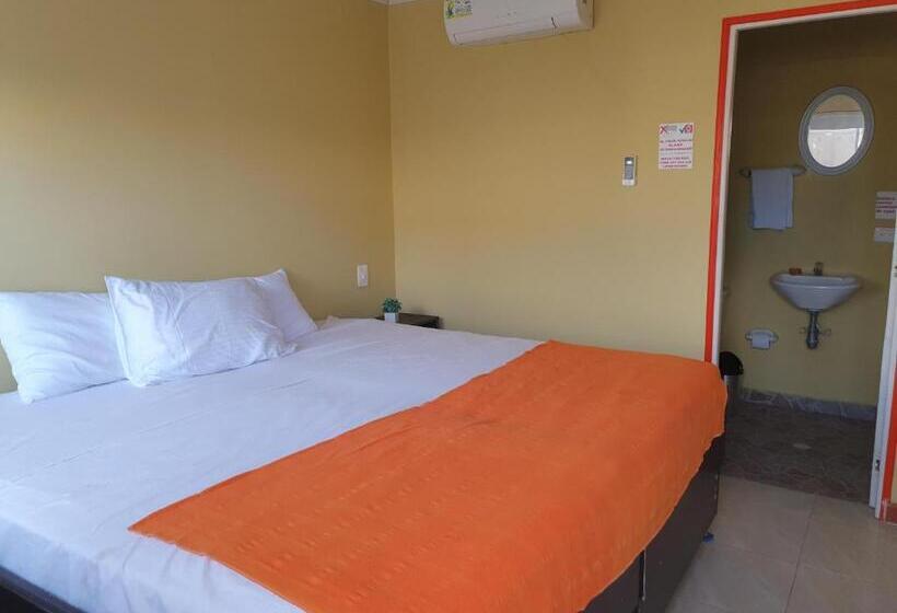 پانسیون Victoria S Gennie Bay Village Hostal