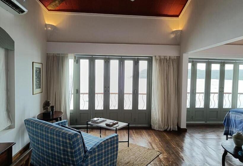 리조트 Ahilya By The Sea