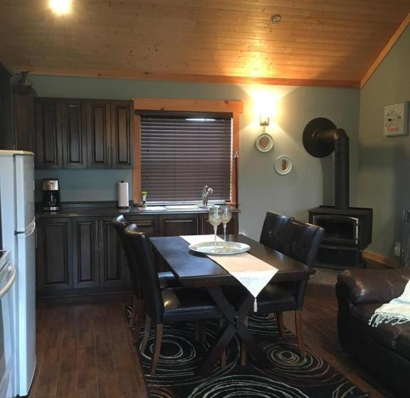 فندق صغير The Deer Lake Loft
