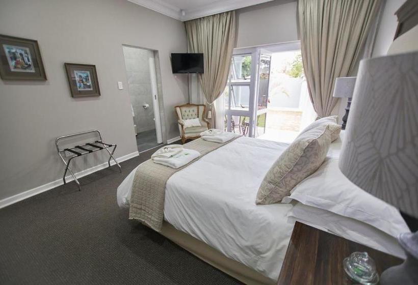 פנסיון Familia Guesthouse