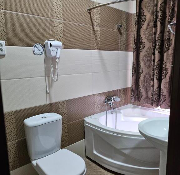 פנסיון Guest House Rohat Lux