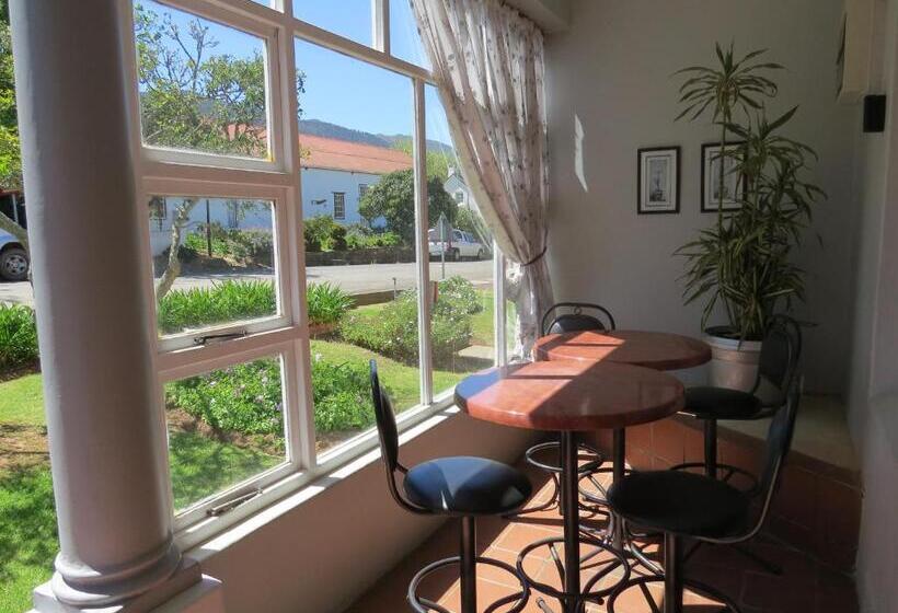 פנסיון Swartberg Guest House