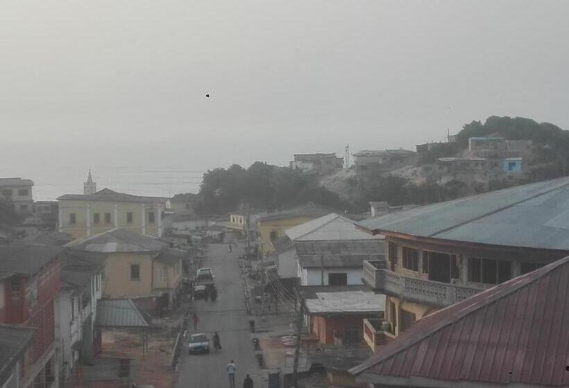 פנסיון Is Guest House