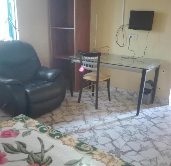 פנסיון Is Guest House