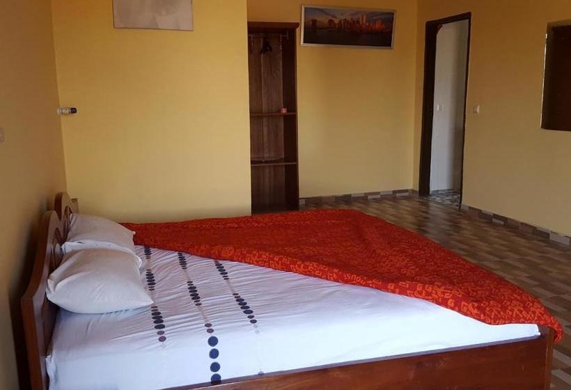 פנסיון Is Guest House