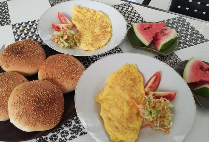 پانسیون Mjr Ticketing Guest House