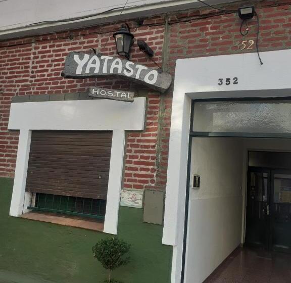 پانسیون Hostal Yatasto