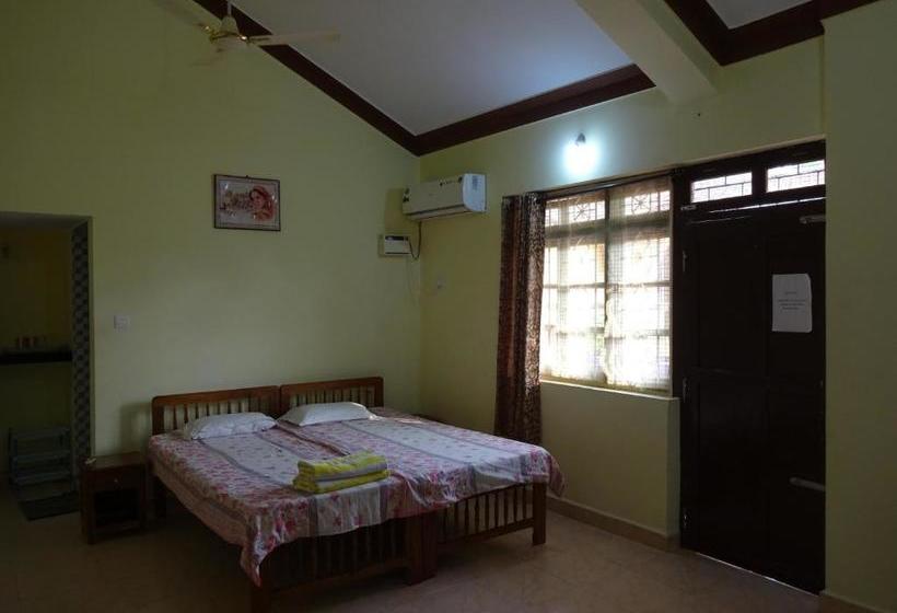 פנסיון Lobo S Guesthouse