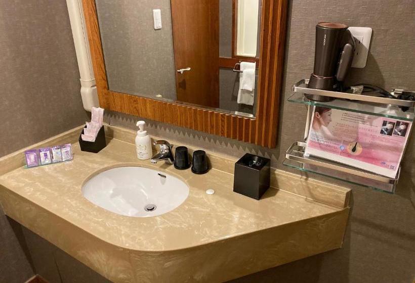 בית מלון כפרי Ginowan Crystal