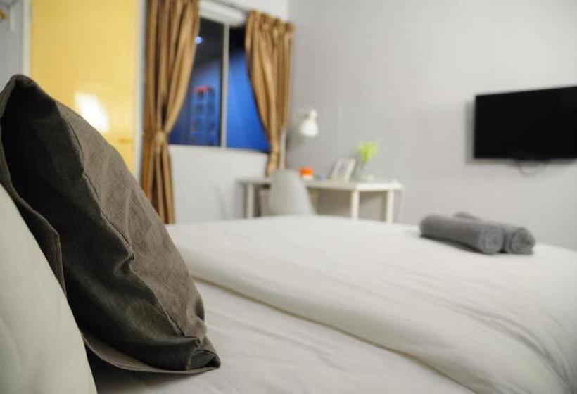 پانسیون Grayhaus Guest House