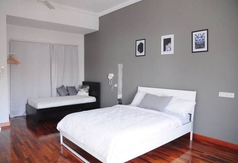 پانسیون Grayhaus Guest House