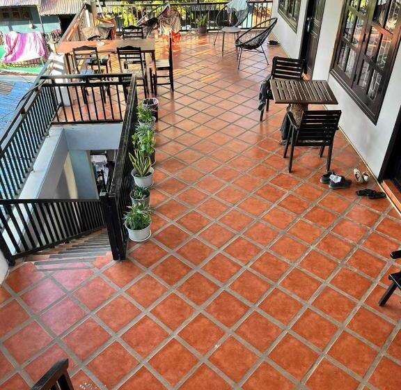 پانسیون Nice View Guesthouse