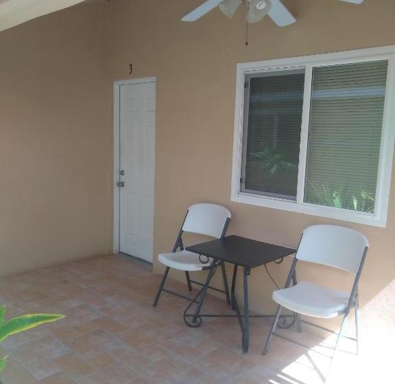 پانسیون Coco Cabañas And Casitas Vacation Rentals