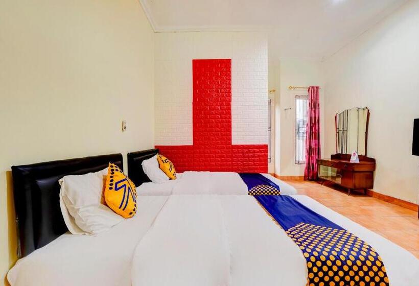 پانسیون Radio Backpacker Guesthouse