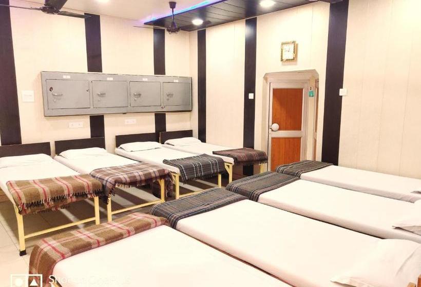 پانسیون Roop Guest House