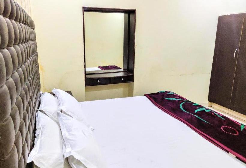 پانسیون Roop Guest House