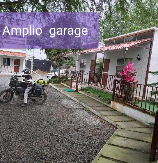 پانسیون Hostal Gualingo