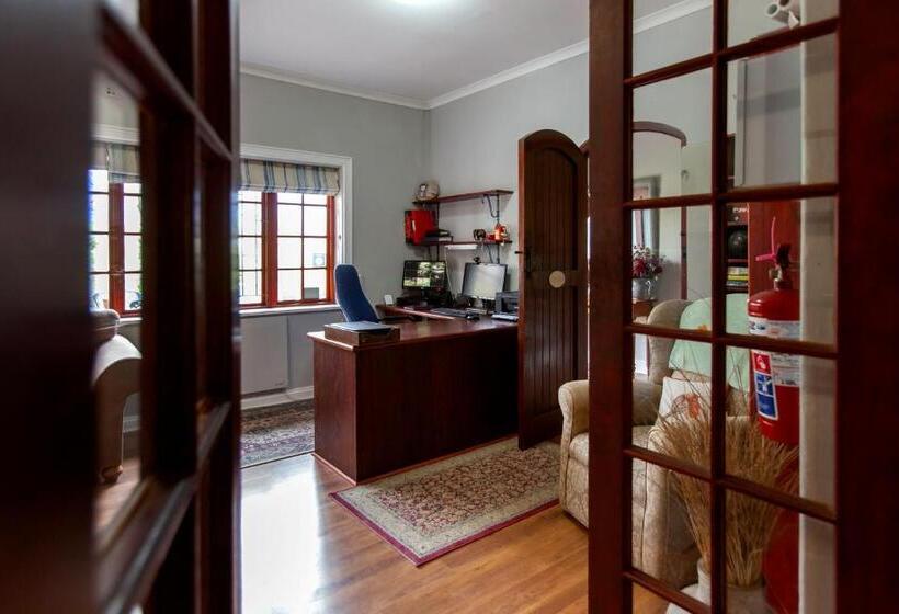 بنسيون Summerhill Guest Farm