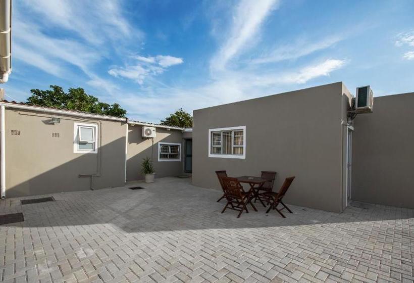 پانسیون Newtondale Self Catering